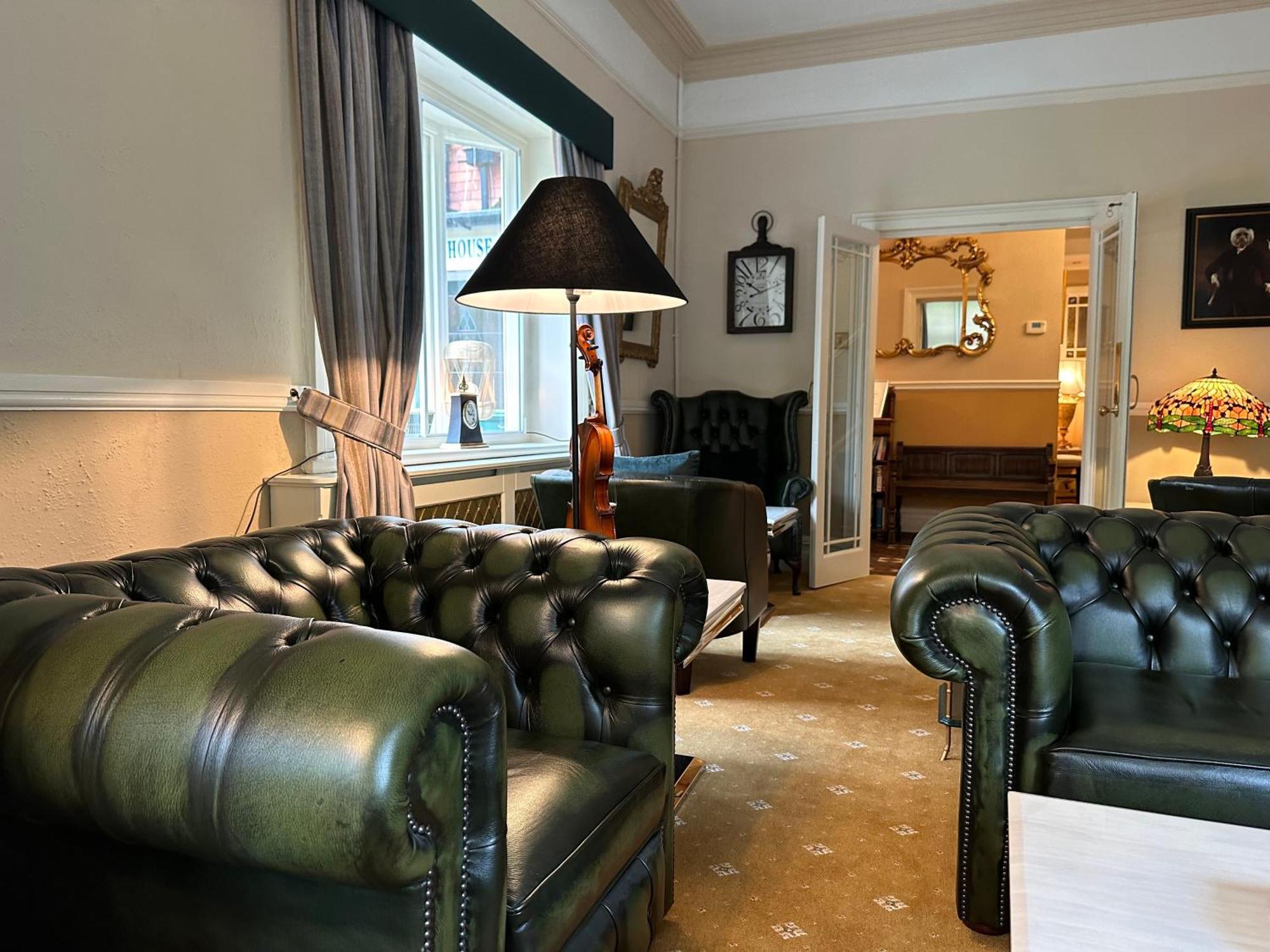 Chester House Guest House Luaran gambar The interior of the hotel