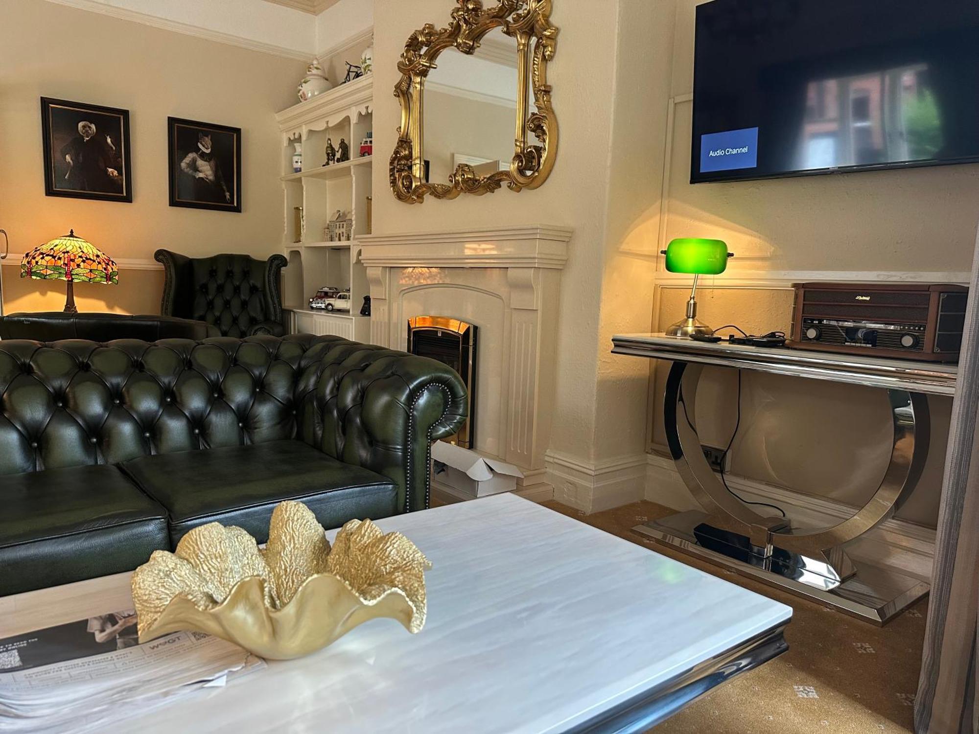 Chester House Guest House Luaran gambar The interior of the hotel